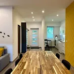 Forest - 3 Bedrooms & Free Parking 公寓 Gödöllő