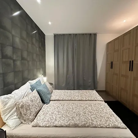 Forest - 3 Bedrooms & Free Parking