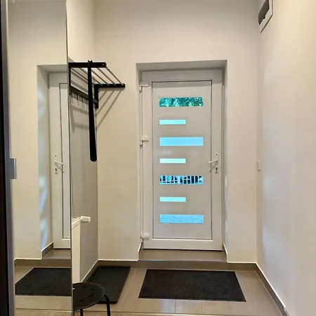 Forest - 3 Bedrooms & Free Parking Apartment Gödöllő