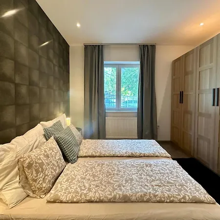 Forest - 3 Bedrooms & Free Parking Gödöllő