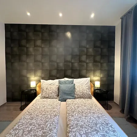 Apartment Forest - 3 Bedrooms & Free Parking *