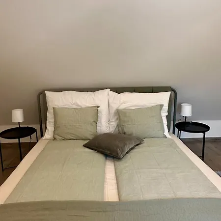 Apartment Forest - 3 Bedrooms & Free Parking *