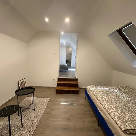 Forest - 3 Bedrooms & Free Parking * Gödöllő