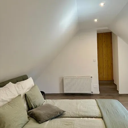 Forest - 3 Bedrooms & Free Parking Apartment *