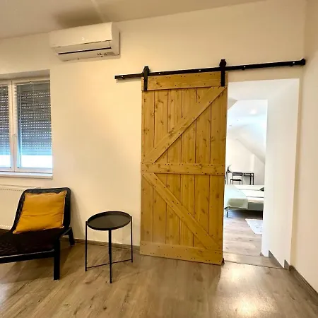 Apartment Forest - 3 Bedrooms & Free Parking Gödöllő
