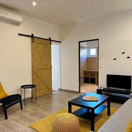 Forest - 3 Bedrooms & Free Parking * Gödöllő