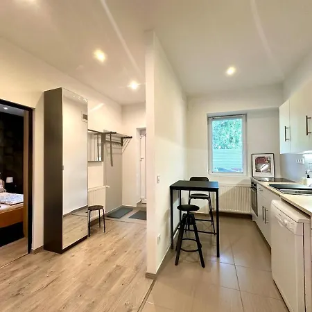Forest - 3 Bedrooms & Free Parking Apartment *