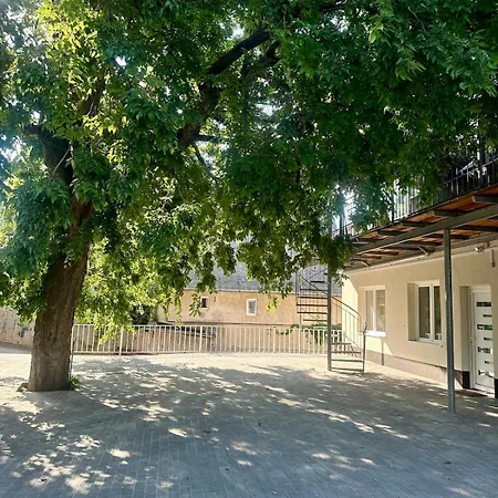 Forest - 3 Bedrooms & Free Parking * Gödöllő