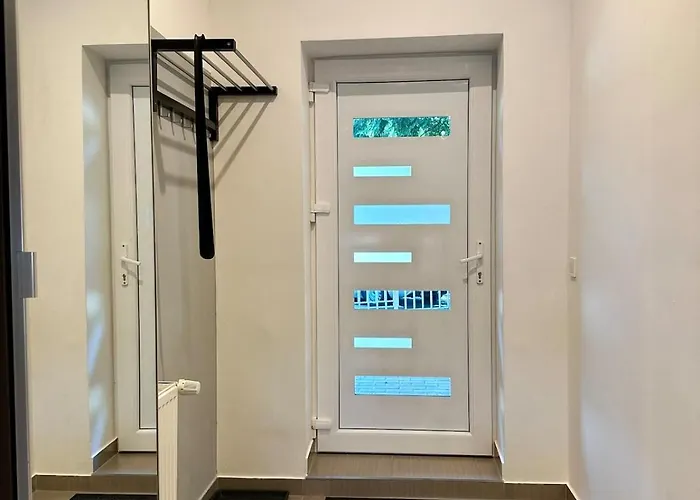 Forest - 3 Bedrooms & Free Parking Apartment Gödöllő