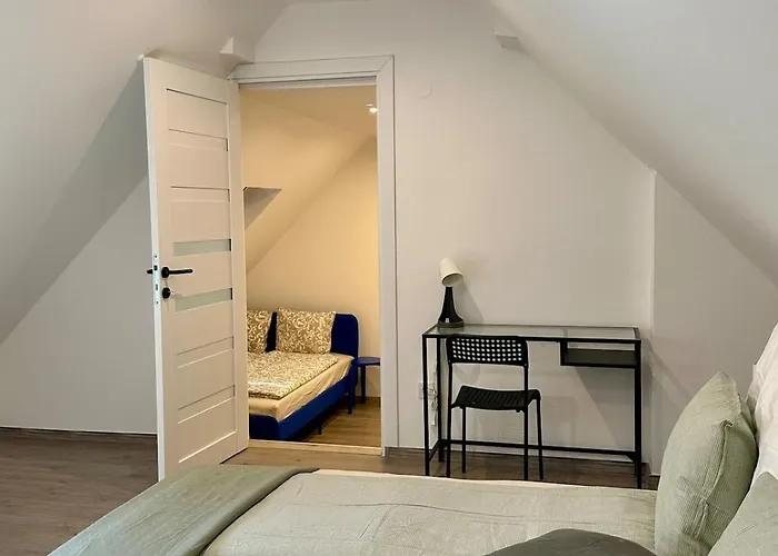 Apartment Forest - 3 Bedrooms & Free Parking