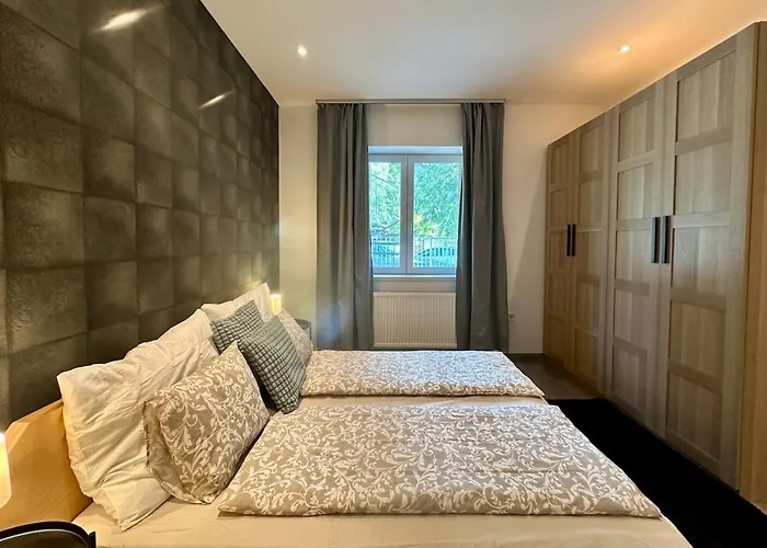 Forest - 3 Bedrooms & Free Parking Gödöllő