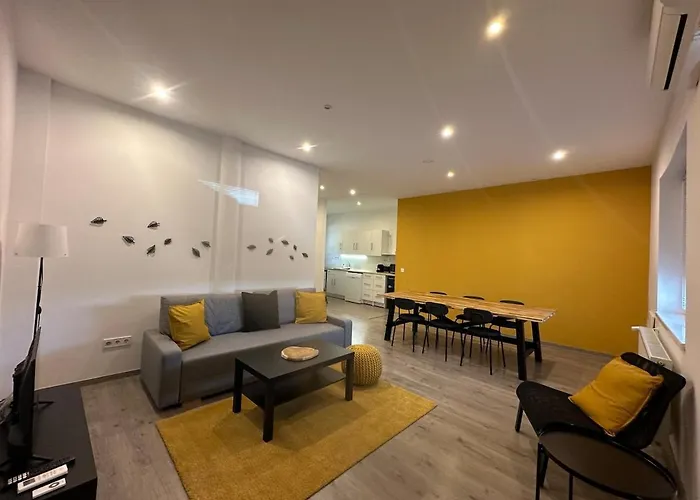 Apartment Forest - 3 Bedrooms & Free Parking