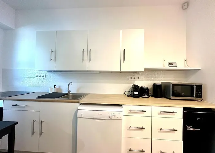 Apartment Forest - 3 Bedrooms & Free Parking Gödöllő