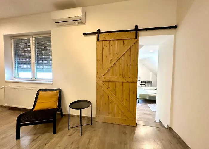 Apartment Forest - 3 Bedrooms & Free Parking Gödöllő