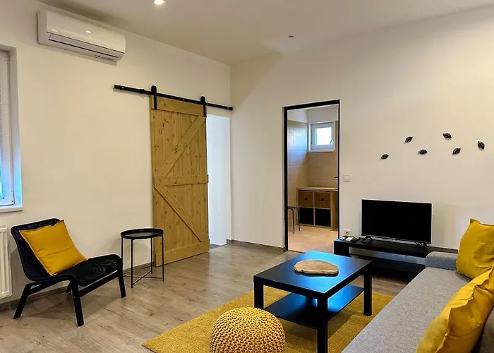 Forest - 3 Bedrooms & Free Parking * Gödöllő